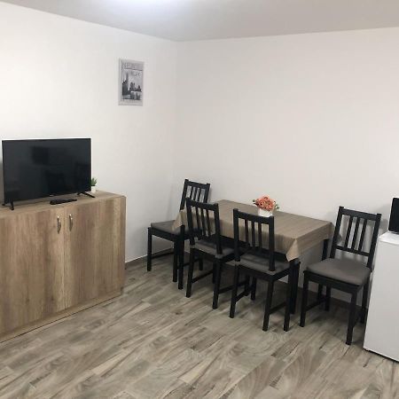 Bettina Vendeghaz Apartment Kiskoros Bagian luar foto