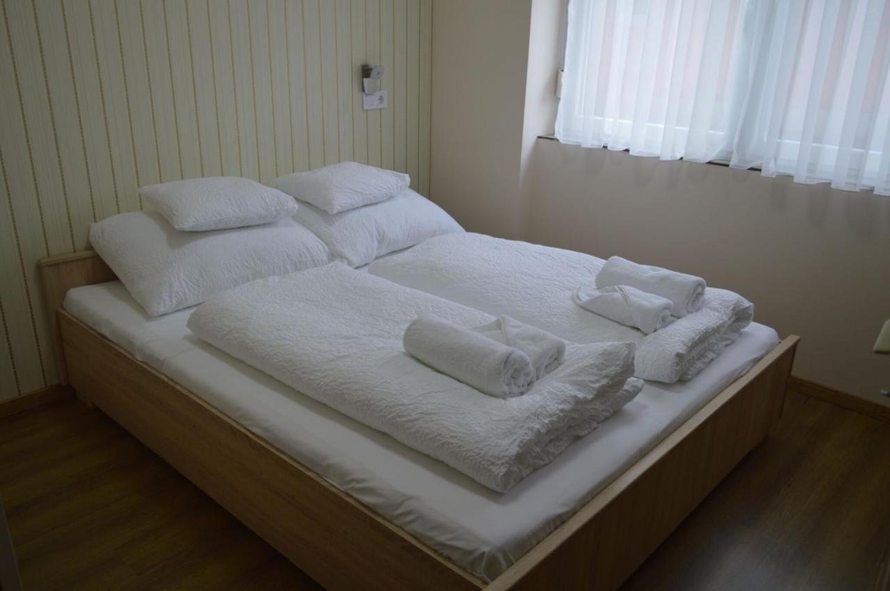 Bettina Vendeghaz Apartment Kiskoros Bagian luar foto