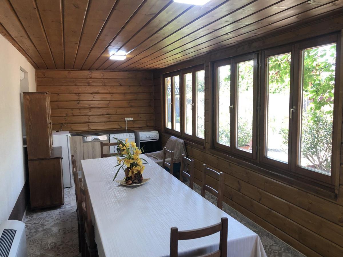 Bettina Vendeghaz Apartment Kiskoros Bagian luar foto
