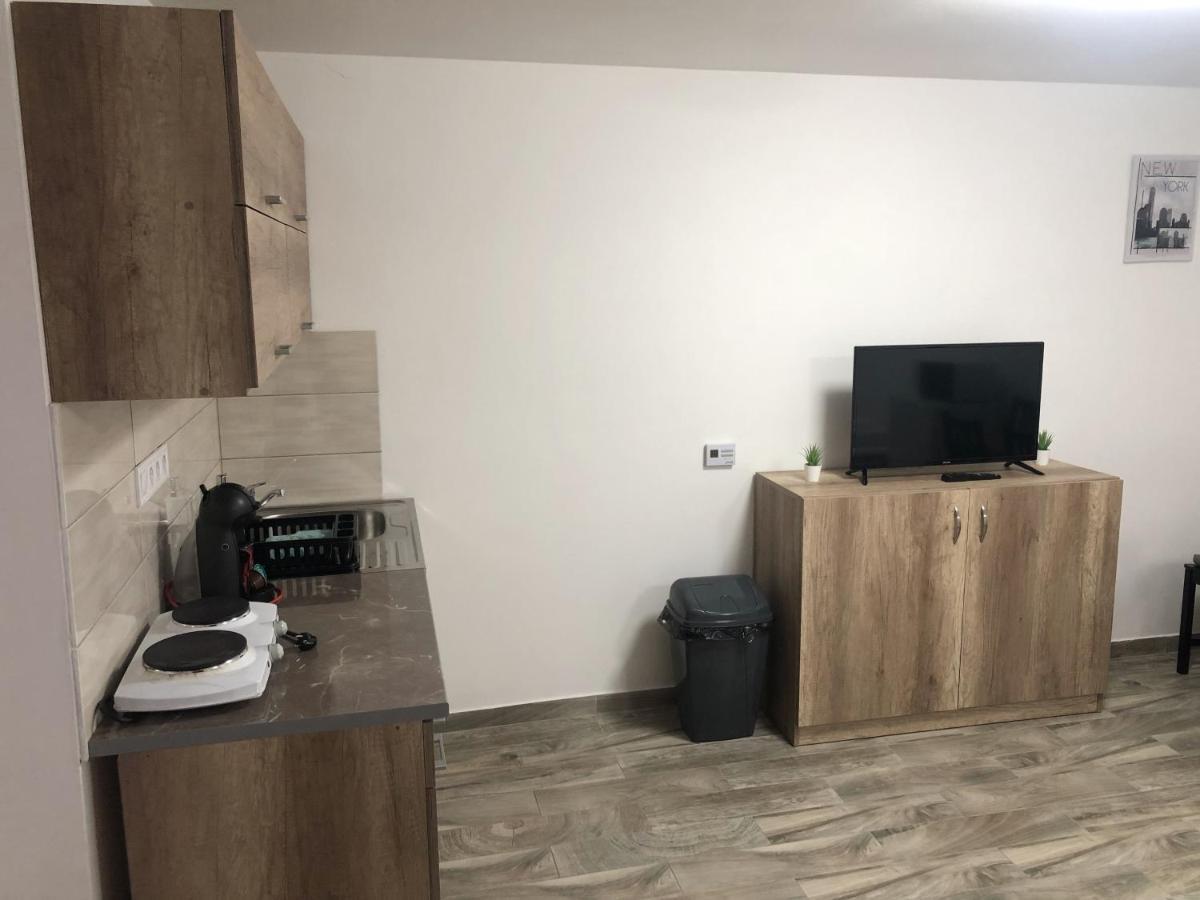 Bettina Vendeghaz Apartment Kiskoros Bagian luar foto